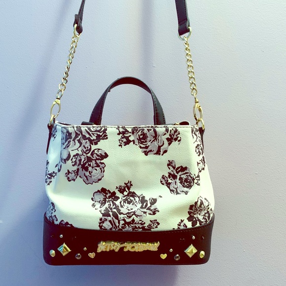 Betsey Johnson Handbags - BETSEY JOHNSON PURSE 👜